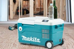 Новий бездротовий термобокс Makita DCW180Z Cordless Cooler&Warmer Box